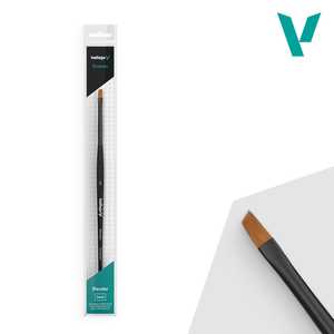 Vallejo Brush: Flat Angled Synthetic Hair Small